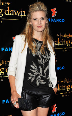 photo 14 in Maggie Grace gallery [id534411] 2012-07-14 00:00:00