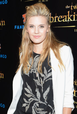photo 8 in Maggie Grace gallery [id535283] 2012-07-17 00:00:00
