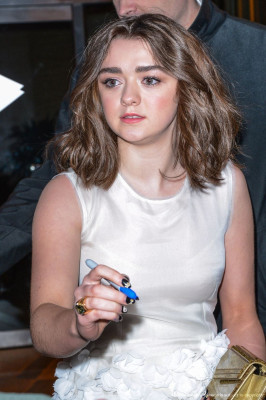 Maisie Williams pic #740811