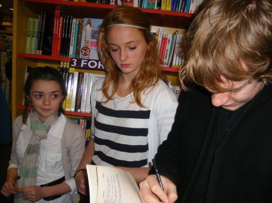 Maisie Williams pic #742118