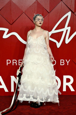 Maisie Williams – Fashion Awards 2023 in London 
