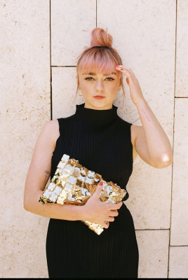 MAISIE WILLIAMS for Farfetch, Magazine 2019