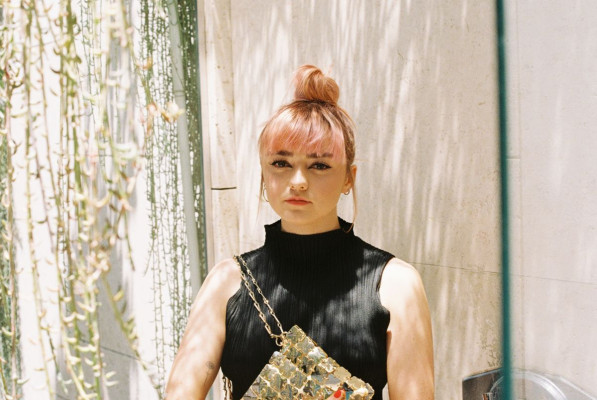 MAISIE WILLIAMS for Farfetch, Magazine 2019
