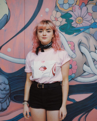 Maisie Williams – Pink Beauty by Jamesjeanart – Los Angeles 01/27/2019
