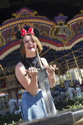photo 10 in Maisie Williams gallery [id740733] 2014-06-18 00:00:00