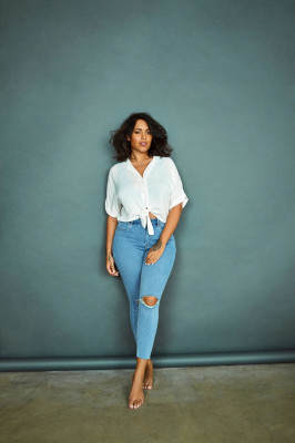 Malin Andersson – Photoshoot April 2019