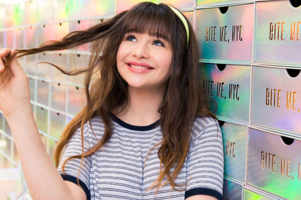 Malina Weissman – Coveteur April 2018
