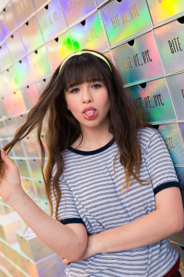 Malina Weissman – Coveteur April 2018