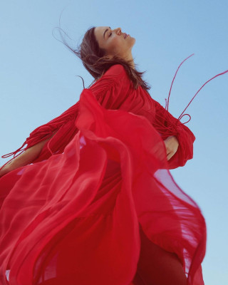 Mandy Moore – Elle Australia December 2018