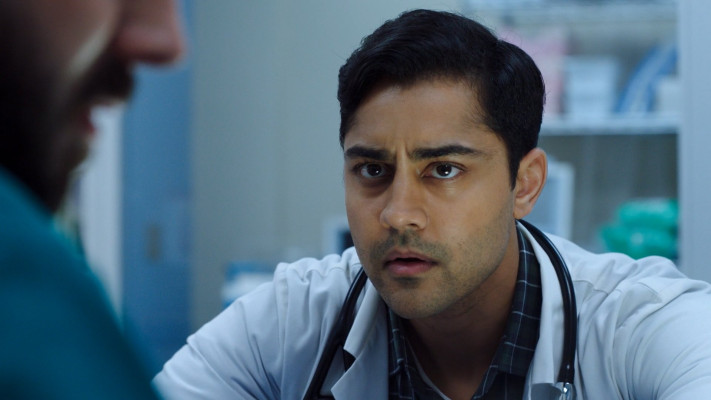 Manish Dayal - The Resident (2018) 1x02 &#039;Independence Day&#039;