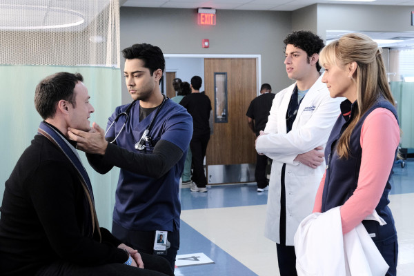 Manish Dayal - The Resident (2020) 3x11 &#039;Free Fall&#039;