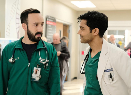 Manish Dayal - The Resident (2019) 2x12 &#039;Fear Finds A Way&#039;