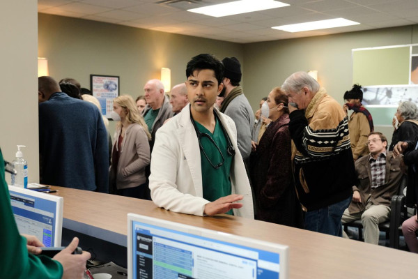 Manish Dayal - The Resident (2019) 2x12 &#039;Fear Finds A Way&#039;