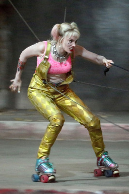 Margot Robbie - On set of &#039;Birds Of Prey&#039; in Los Angeles 09/12/2019