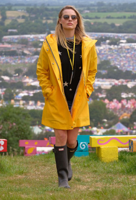 Margot Robbie at the Glastonbury Festival // June 22, 2017