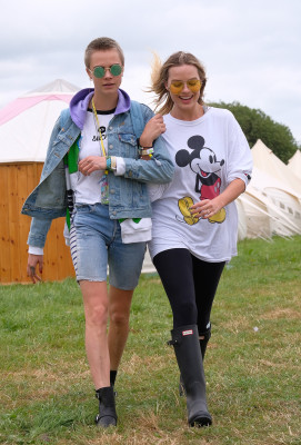 Margot Robbie at the Glastonbury Festival // June 23, 2017