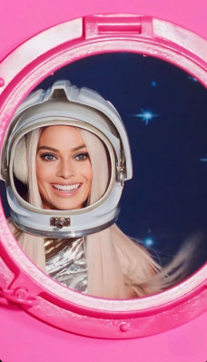 Margot Robbie by Ethan James Green for Vogue (June/July 2023)