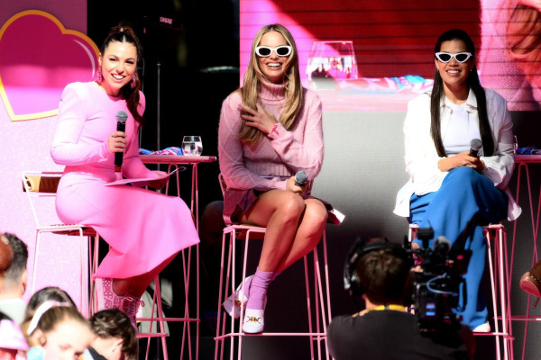 Margot Robbie - &#039;Barbie&#039; Fan Event in Sydney 06/30/2023