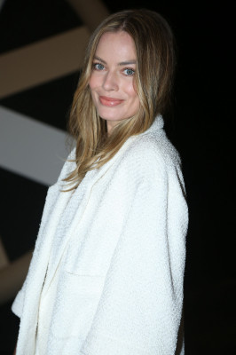 Margot Robbie - Chanel Fashion Show in Paris 01/25/2022