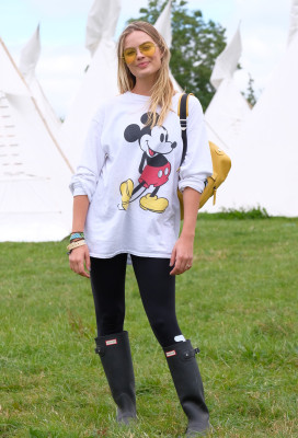 Margot Robbie at the Glastonbury Festival // June 23, 2017