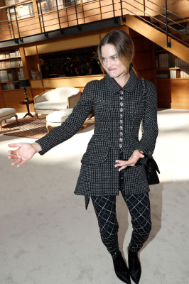 Margot Robbie - July 02 - Chanel: Paris Fashion Week