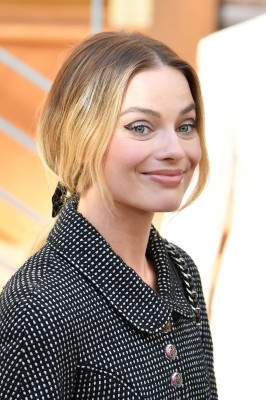 Margot Robbie - July 02 - Chanel: Paris Fashion Week