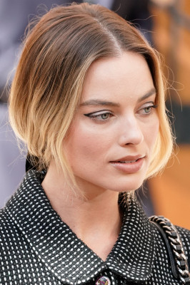 Margot Robbie - July 02 - Chanel: Paris Fashion Week