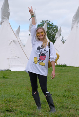 Margot Robbie at the Glastonbury Festival // June 23, 2017