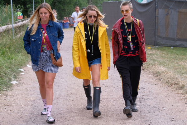Margot Robbie at the Glastonbury Festival // June 22, 2017
