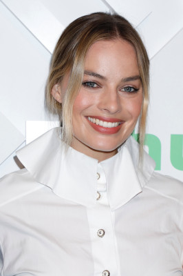 Margot Robbie - MAY 01: &#039;DOLLFACE&#039; AT HULU UPFRONT