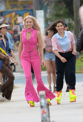 Margot Robbie - &#039;Barbie&#039; Set in Los Angeles 06/27/2022
