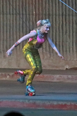 Margot Robbie - On set of &#039;Birds Of Prey&#039; in Los Angeles 09/12/2019