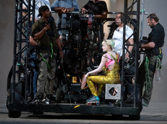 Margot Robbie - On set of &#039;Birds Of Prey&#039; in Los Angeles 09/12/2019