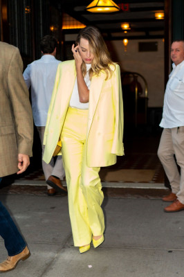 Margot Robbie - Out in New York 10/06/2019
