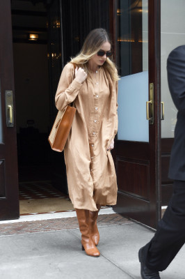 Margot Robbie Leaving her hotel in New York 10/07/2019