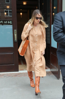 Margot Robbie Leaving her hotel in New York 10/07/2019