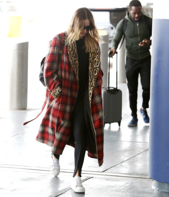 Margot Robbie at LaGuardia Airport in New York 10/08/2019