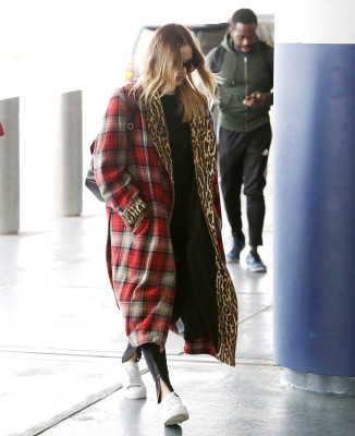 Margot Robbie at LaGuardia Airport in New York 10/08/2019