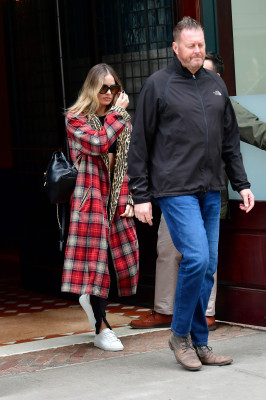 Margot Robbie Leaving her hotel in New York 10/08/2019