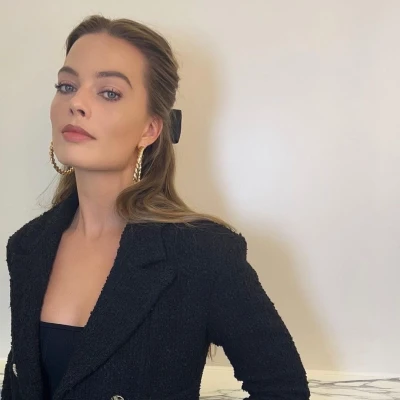 Margot Robbie 11/22/2022