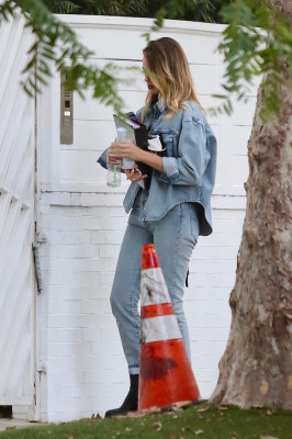 Margot Robbie - Out in Los Angeles 09/12/2019