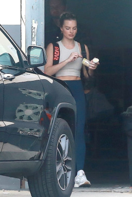 Margot Robbie - Go to a roller skating rink in Los Angeles 13/01/19