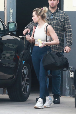 Margot Robbie - Go to a roller skating rink in Los Angeles 13/01/19
