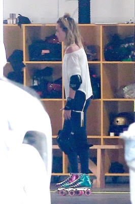 Margot Robbie - Go to a roller skating rink in Los Angeles 13/01/19