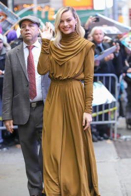 Margot Robbie arrives at Good Morning America in New York, 02.04.2020