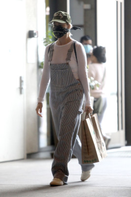 Margot Robbie is seen in Los Angeles 04.04.2020