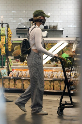 Margot Robbie is seen in Los Angeles 04.04.2020