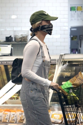 Margot Robbie is seen in Los Angeles 04.04.2020