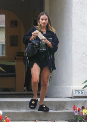 Margot Robbie - Out in Los Angeles 10/07/2021