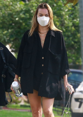 Margot Robbie - Out in Los Angeles 10/07/2021